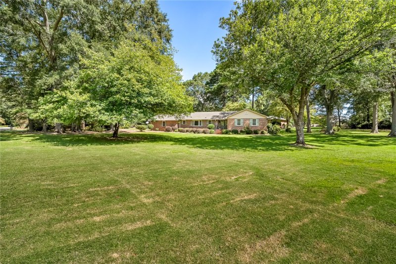 Property image 3 at 900 Meadow Lane, Anderson, SC 29621