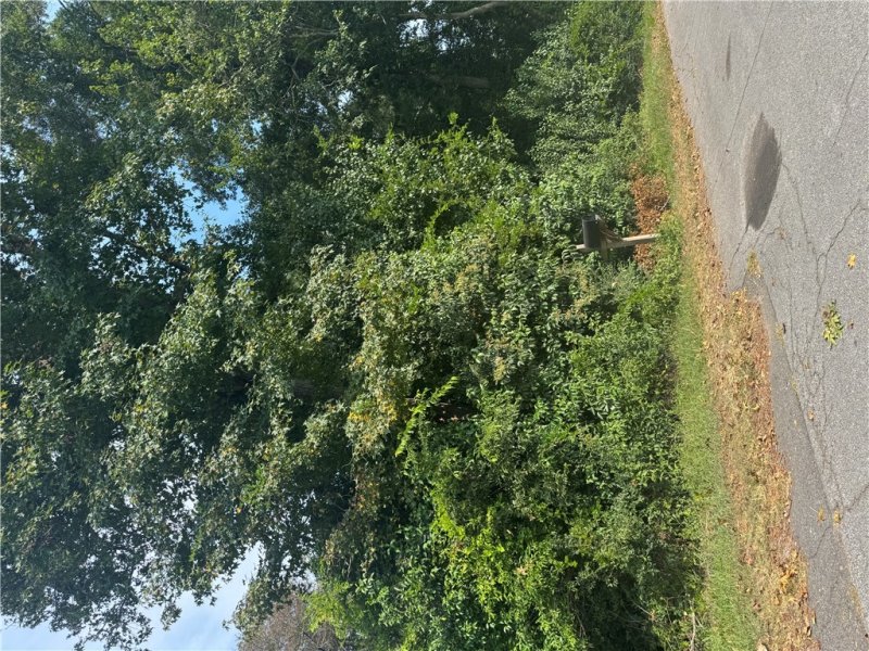 Property image 5 of 404 Azalea Drive in Evergreen Hills, Anderson, SC 29625