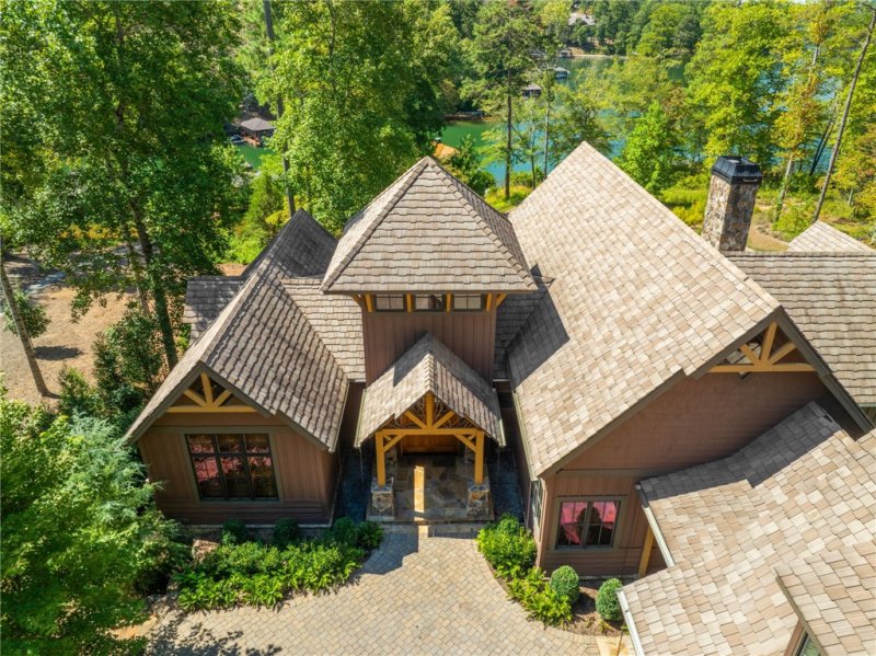 Property image 2 of 303 Crooked Rock Lane in The Reserve At Lake Keowee, Sunset, SC 29685