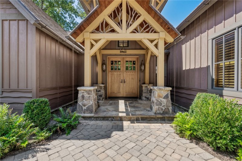 Property image 3 of 303 Crooked Rock Lane in The Reserve At Lake Keowee, Sunset, SC 29685