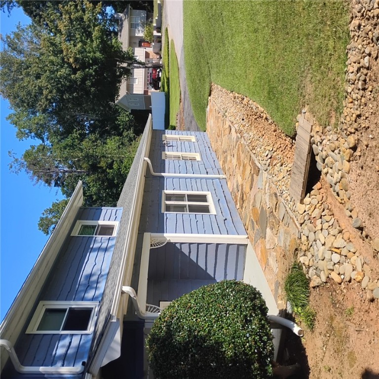 Property image 2 of 11 Chippewa Court in Cherokee Garden, Seneca, SC 29672