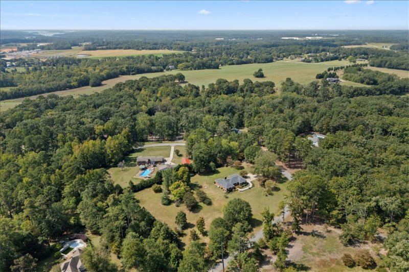 Property image 5 of 1105 Pine Knoll in North Forest Es, Pendleton, SC 29670