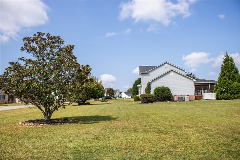 Property image 3 of 215 Spruce Creek in Spring Brook, Anderson, SC 29625