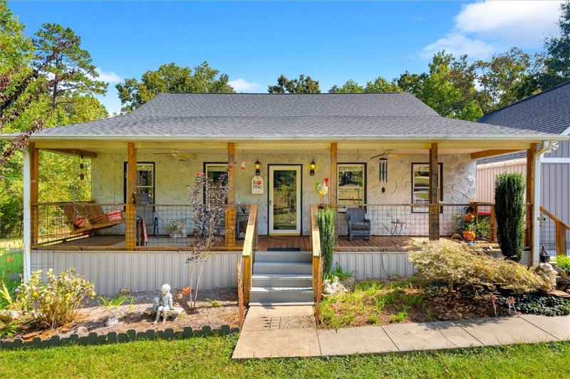 Williams Port Air Park, Easley Community