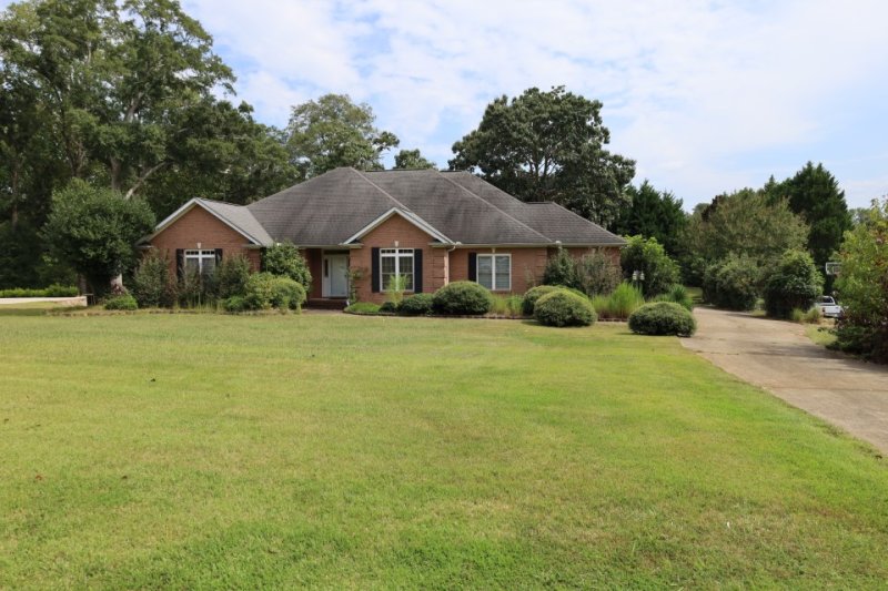 Property image 3 of 126 Wycombe Drive in Kings Grant, Anderson, SC 29621