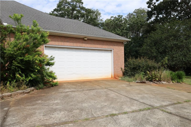 Property image 5 of 126 Wycombe Drive in Kings Grant, Anderson, SC 29621