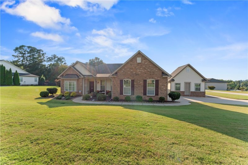 Sterling Meadow, Anderson Community