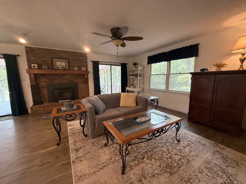 Property image 2 of 44 Cherokee Plaza in Tugaloo Bay, Lavonia, GA 30553