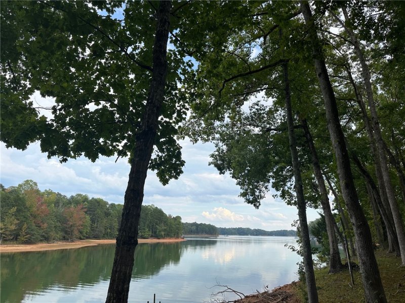 Property image 5 of 265 Arrington Drive in Port Bass, Fair Play, SC 29643