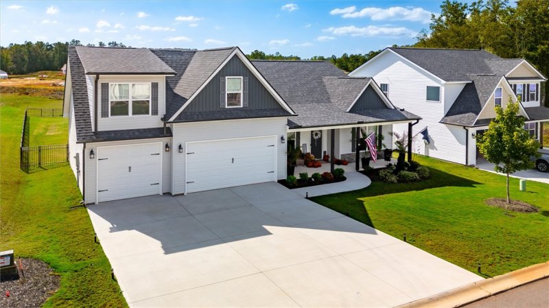 203 Legacy Lane