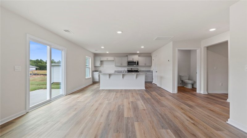 Property image 2 of 113 Cascade Lane in Cascade Point, Seneca, SC 29678