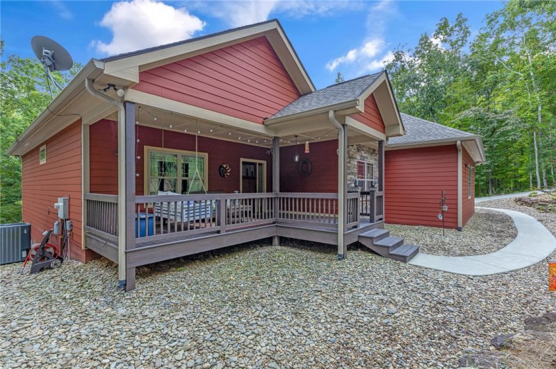 Property image 5 at 160 Julie Way, Pickens, SC 29671