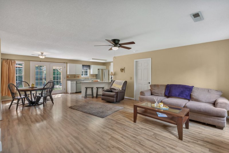 Property image 5 of 405 Whispering Lane in Willowcreek, Seneca, SC 29672