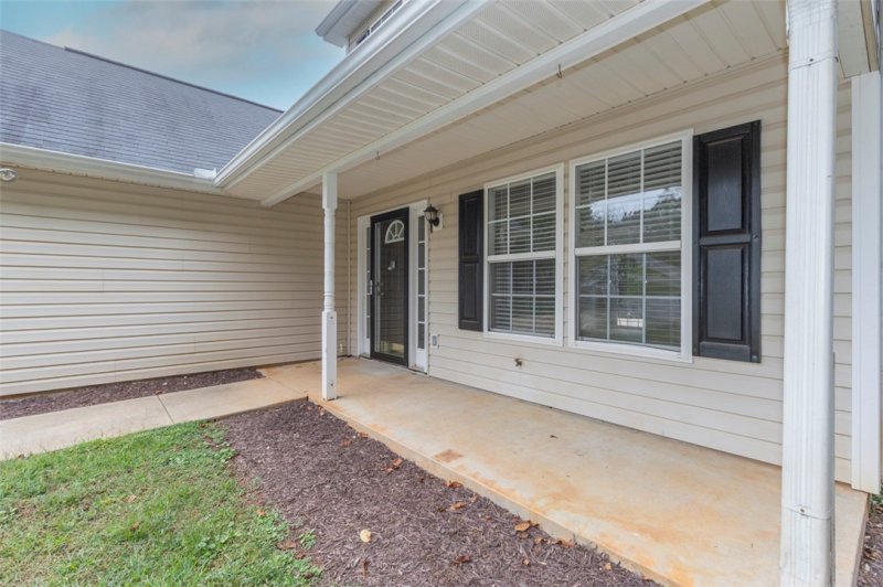 Property image 2 of 115 Kingsgate Way in Kingsgate, Anderson, SC 29621