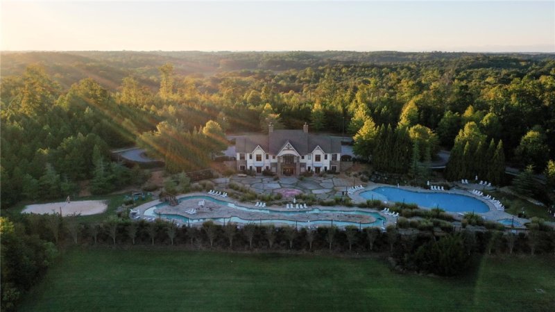 Property image 3 of 1614 Muscovy Way in Flats at the Pier, Seneca, SC 29678