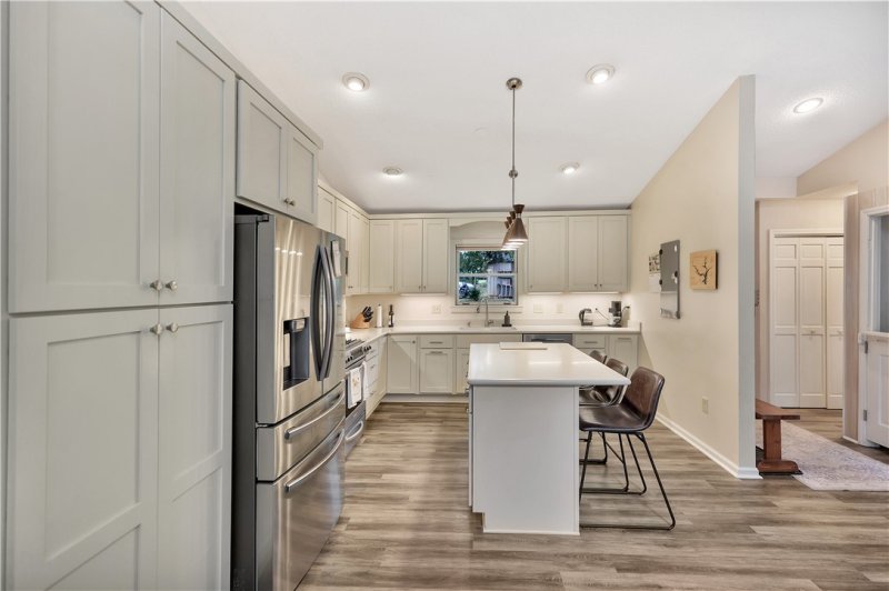 Property image 5 of 1103 Cherokee Road in Cherokee Point, Townville, SC 29689