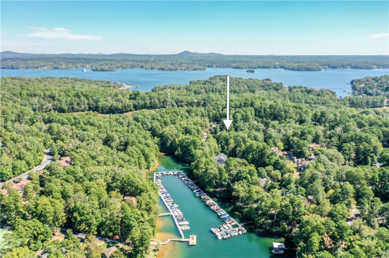 Property image 3 of 13 Lead Line Way in Keowee Key, Salem, SC 29676