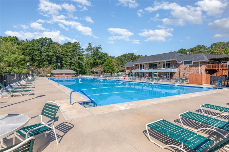 Property image 2 at 303 W Sheffield Drive, Westminster, SC 29693