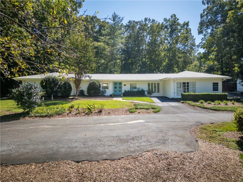 Cold Springs, Clemson Community