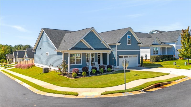 Property image 2 at 306 Townsend Avenue, Greer, SC 29651