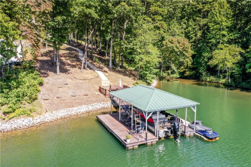 Property image 4 of 803 Sandyhook Court in Riverstone, Salem, SC 29676