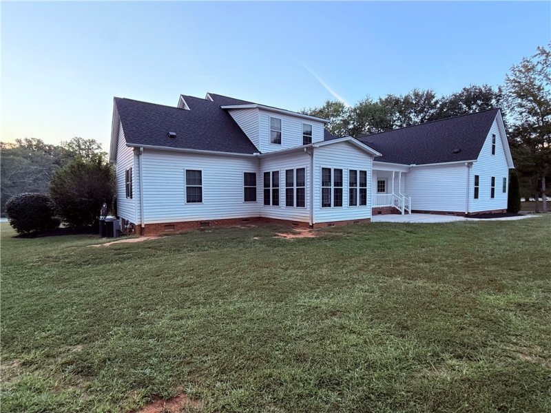 Property image 2 at 102 Blue Barker Road, Honea Path, SC 29654