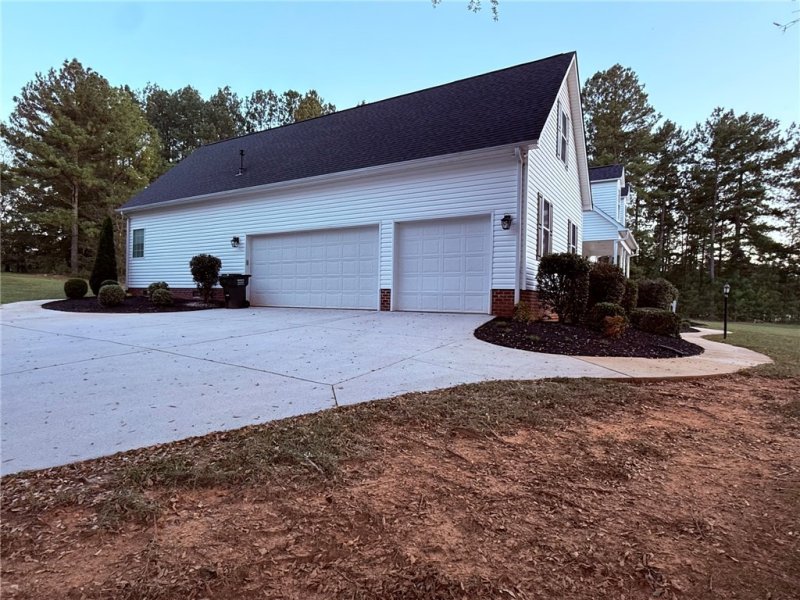 Property image 5 at 102 Blue Barker Road, Honea Path, SC 29654