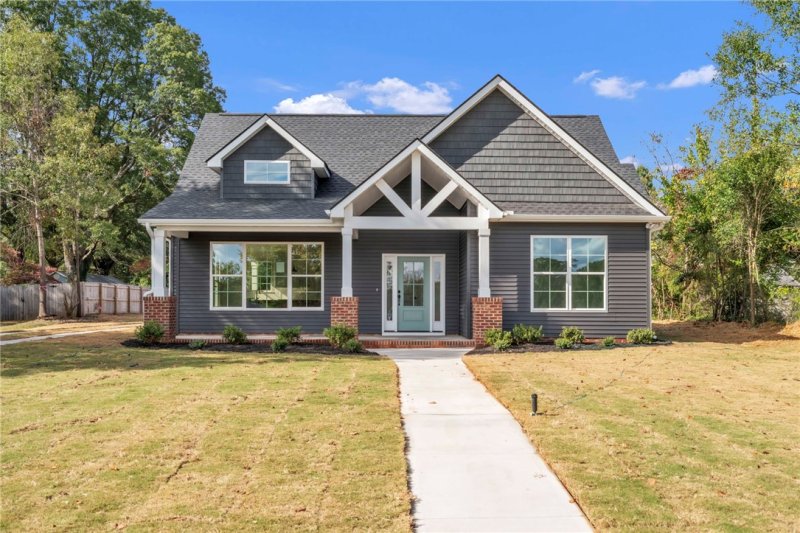 517 N East Main Street