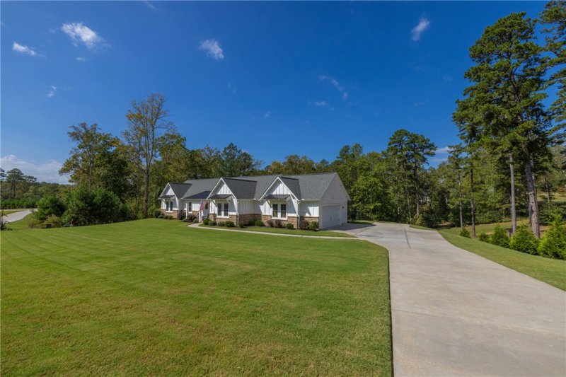 Property image 2 of 838 Little Bay Lane in Timber Bay, Seneca, SC 29672