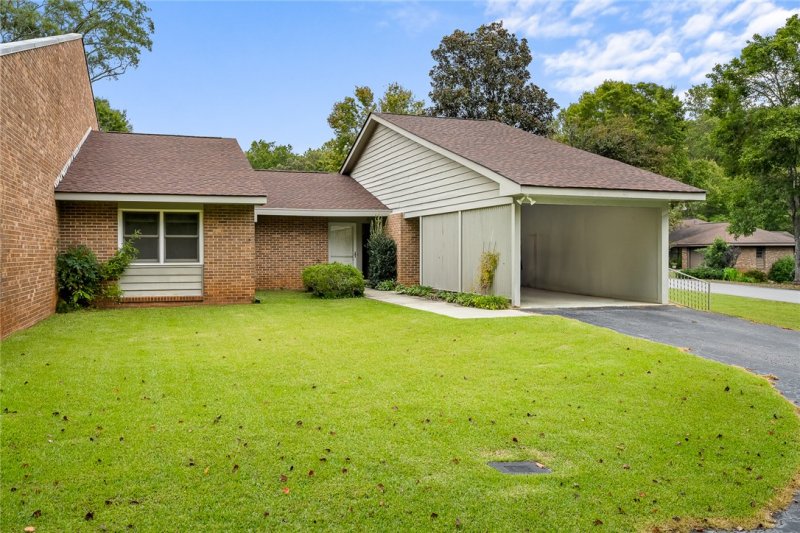 Property image 3 of 409 Bayberry Lane in Clemson Downs, Clemson, SC 29631