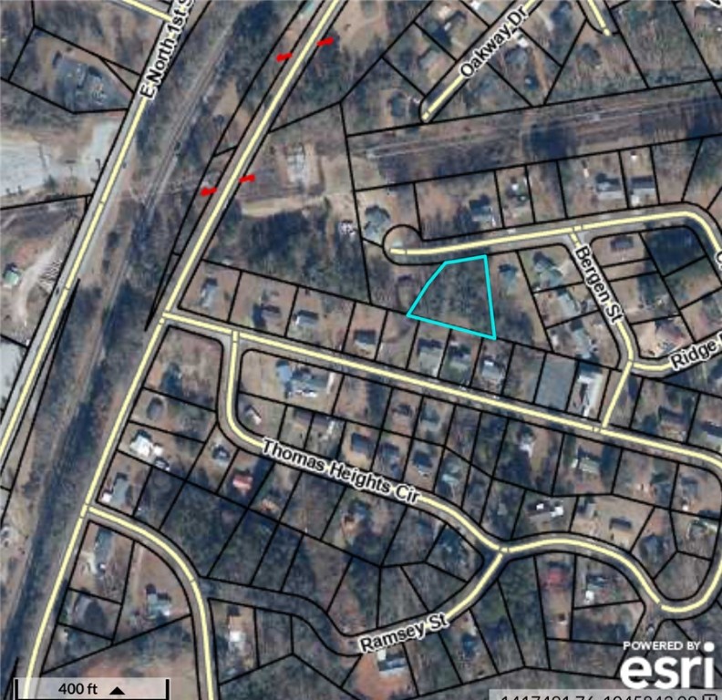 Property image 5 of 305 Creek Drive in Brookwood Subd., Seneca, SC 29678