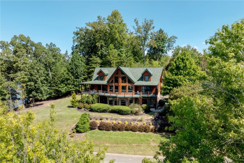 Property image 2 of 103 Cato Court in The Peninsula, Six Mile, SC 29682