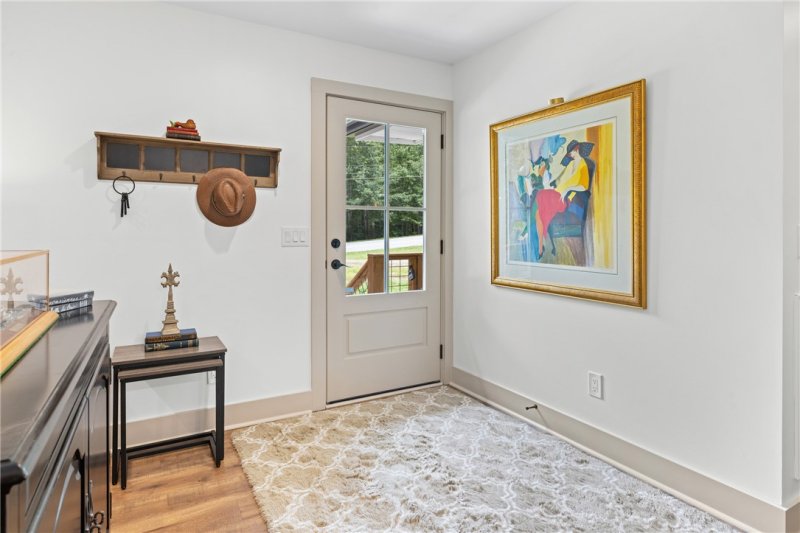 Property image 5 of 698 Pickett Post Road in Forest Acres, Walhalla, SC 29691