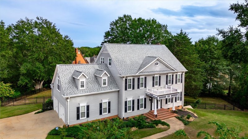 Property image 4 of 201 Wiltshire Court in Middle Creek, Easley, SC 29642