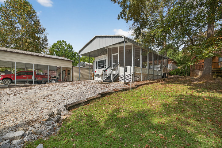 Property image 3 of 421 Newbury Circle in Foxwood Hills, Westminster, SC 29693