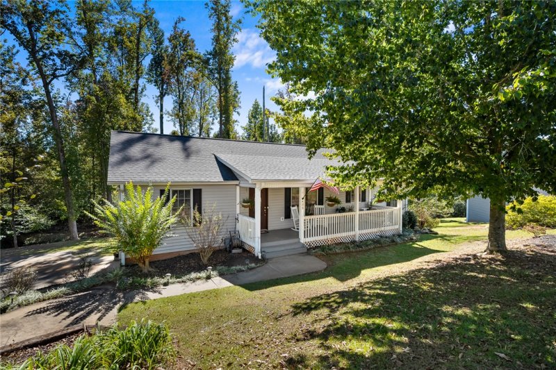 Property image 3 of 405 Dalton Road in Dalton, Seneca, SC 29678