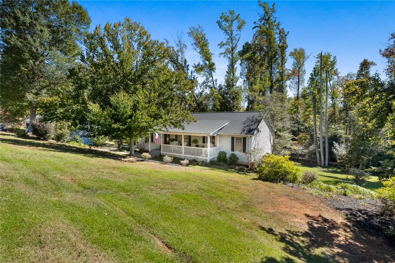 Property image 5 of 405 Dalton Road in Dalton, Seneca, SC 29678