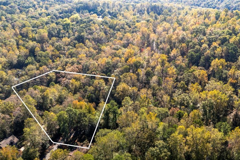 Property image 5 of 426 Pin Du Lac Drive in Nord-Lac, Central, SC 29630