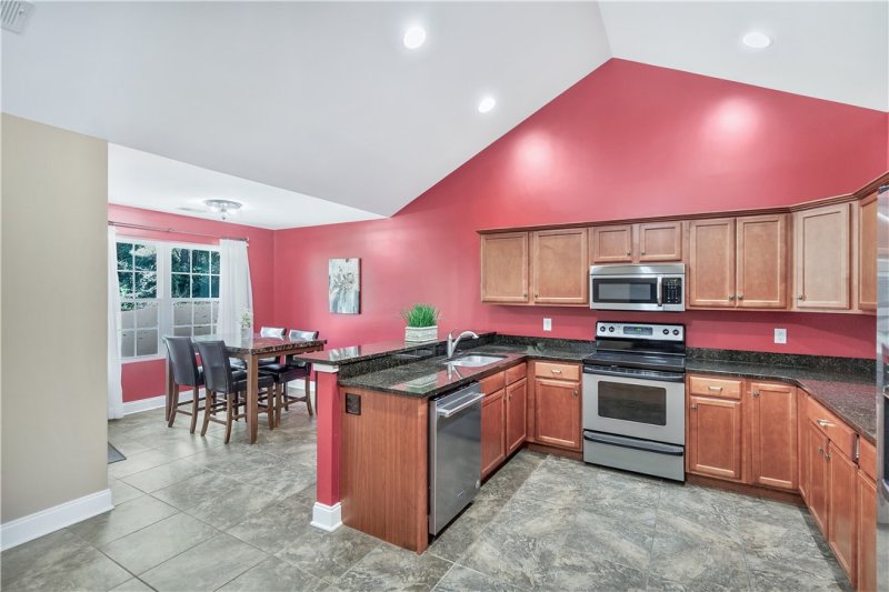 Property image 3 of 215 Maple Grove in The Groves At Perkins Creek, Seneca, SC 29678