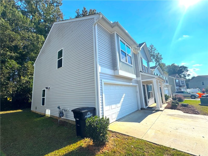 Property image 2 of 216 Celebration Avenue in Village at Glenwood, Anderson, SC 29625