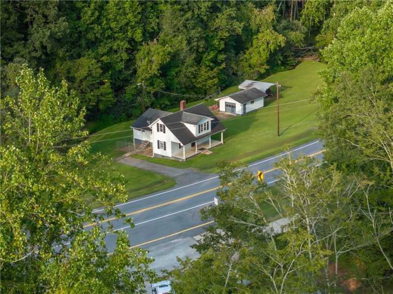 Property image 4 of 4273 Geer Highway in No Subdivision, Marietta, SC 29661