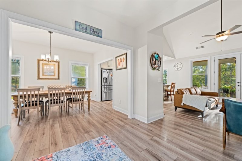 Property image 5 of 206 Elm Drive in Foxwood Hills, Westminster, SC 29693