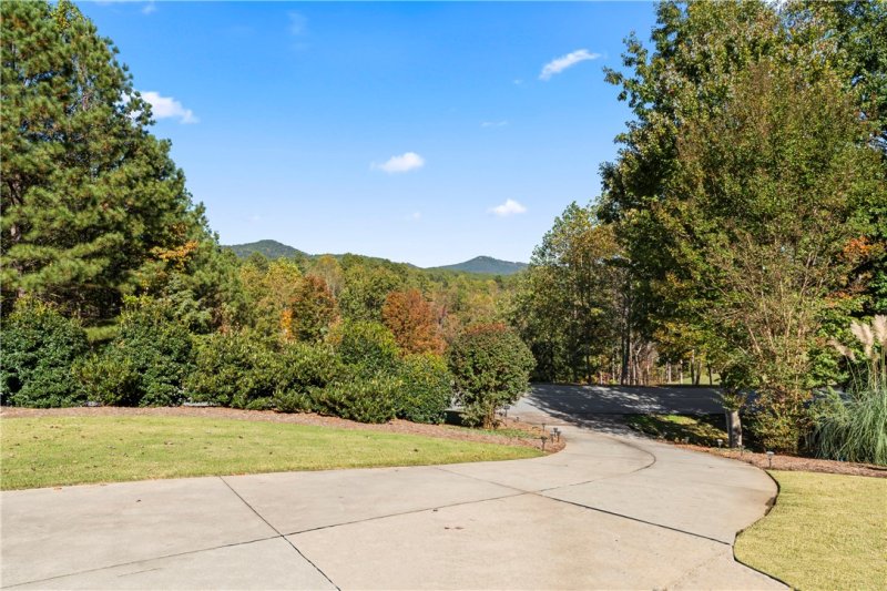 Property image 2 of 120 Golden Bear Drive in The Reserve At Lake Keowee, Sunset, SC 29685