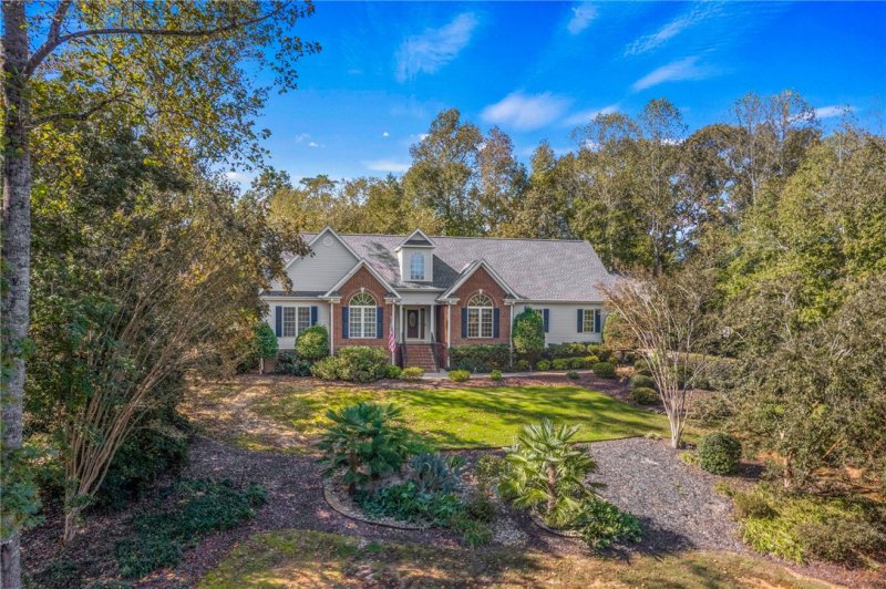 Property image 3 of 105 Bentwood Lane in Club Ridge, Pickens, SC 29671