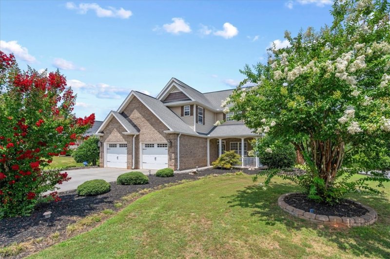 Property image 2 of 1015 Whirlaway Circle in Lexington Point, Anderson, SC 29621