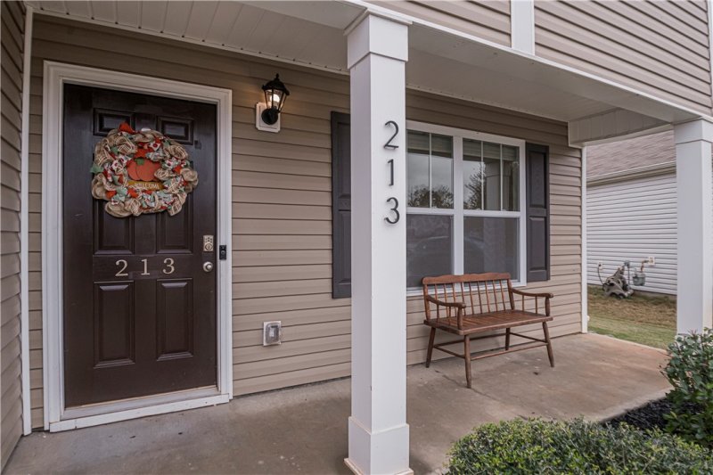 Property image 4 of 213 Sweetgrass Drive in Cambridge Walk, Piedmont, SC 29673
