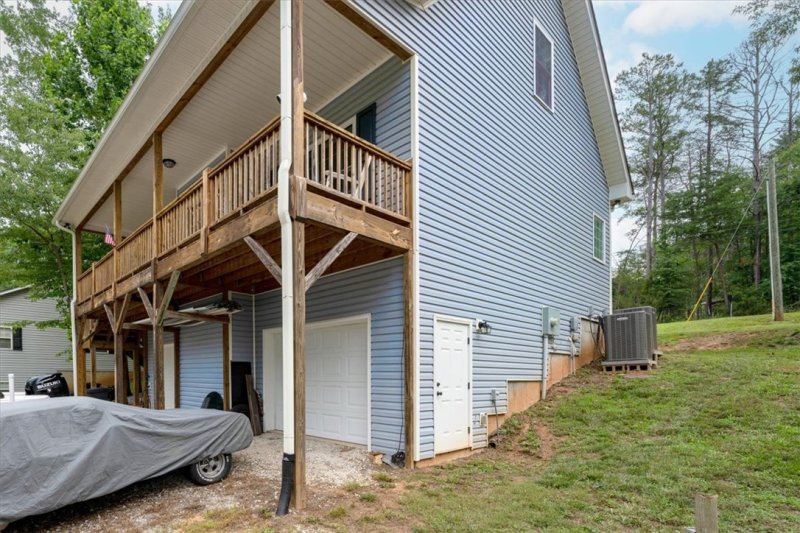 Property image 4 of 308 Mt Bay Drive in Foxwood Hills/Mt Bay Estates, Westminster, SC 29693