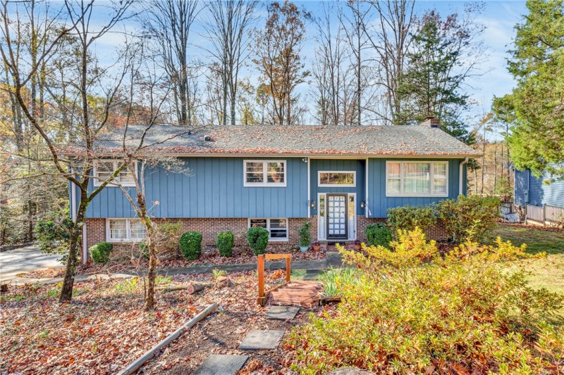 Twin Brook, Easley Community