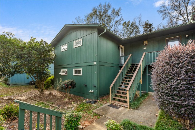 Hartwell Villas, Anderson Community