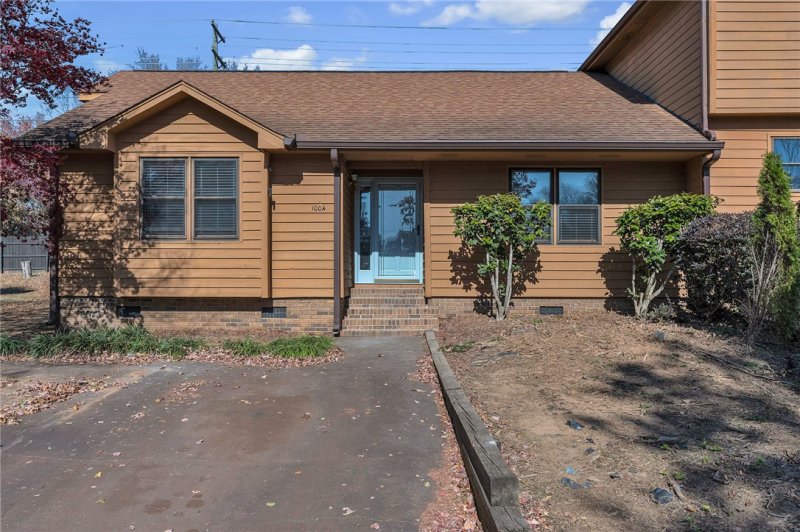 100 Sunningdale Court